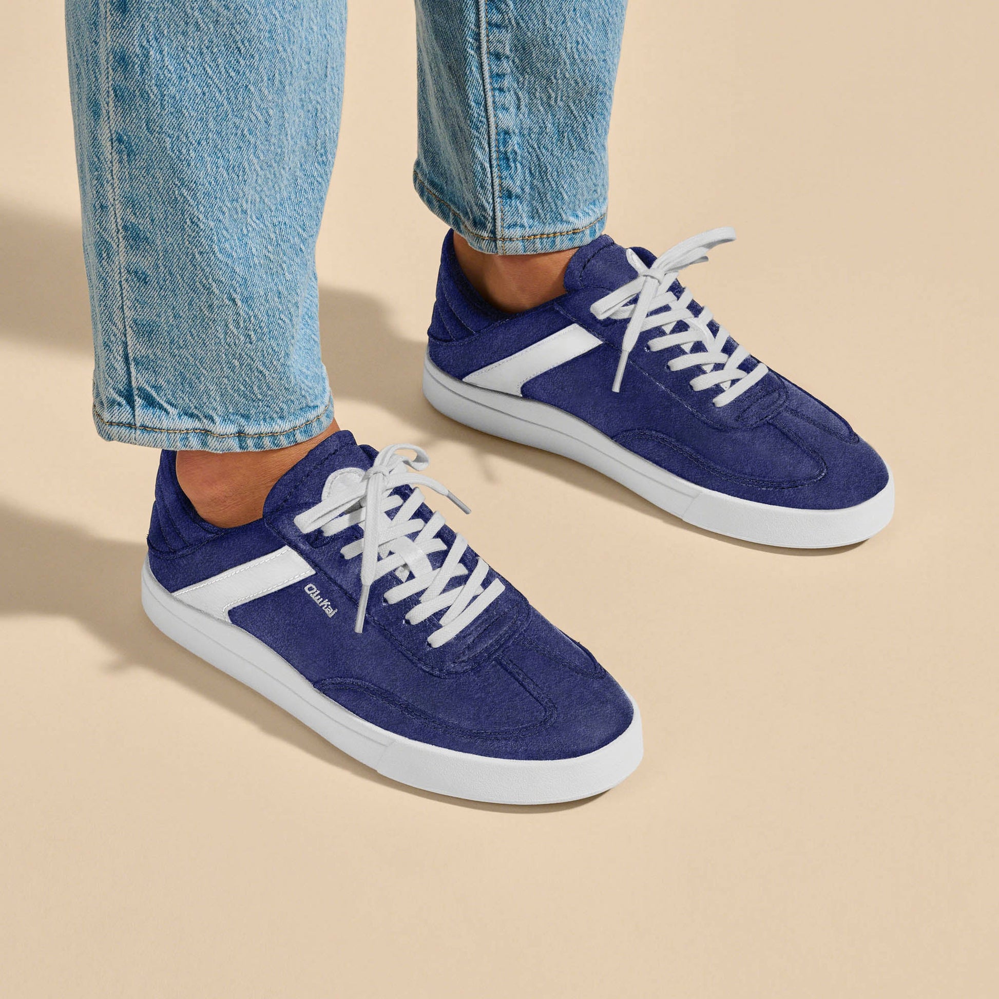 Navy / Off White