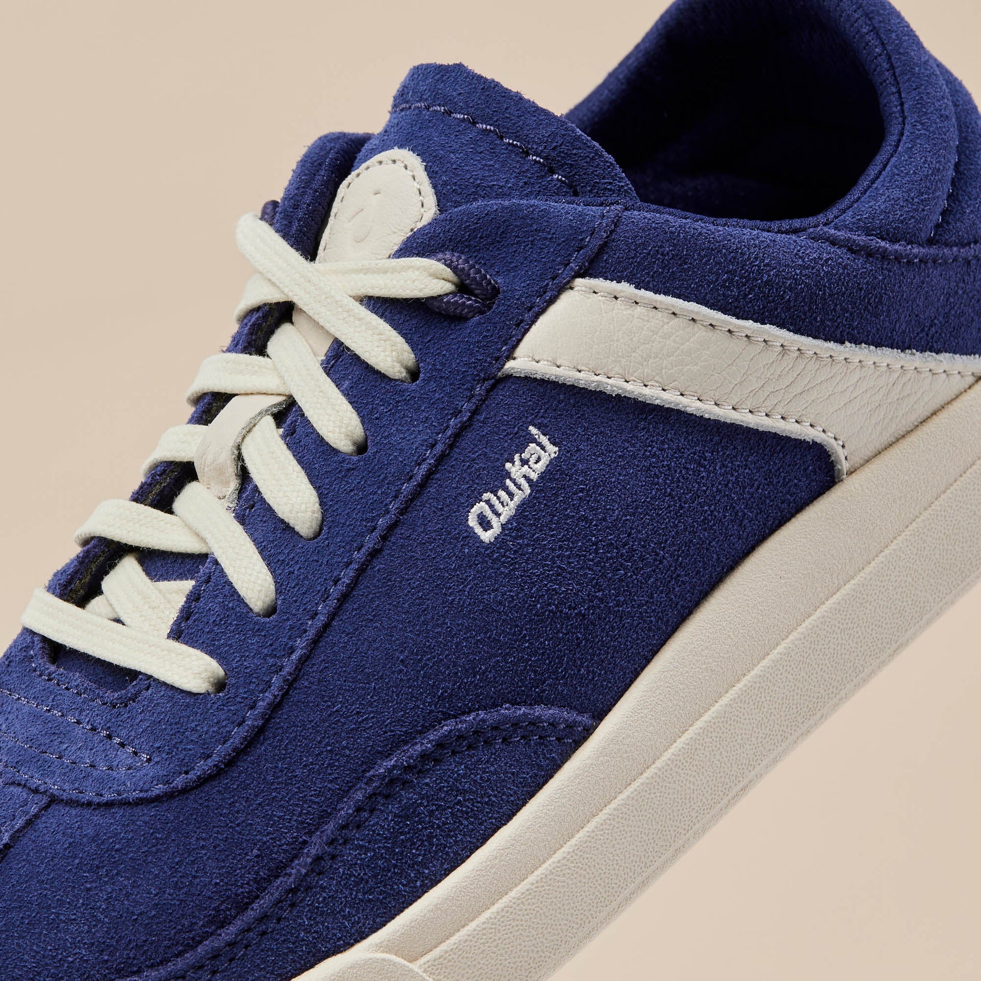 Navy / Off White